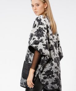 Jacheta oversize cu buzunare matlasate negru/flori RVL